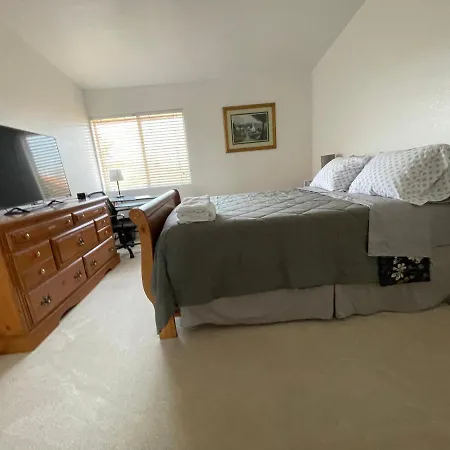 Ploy Apartment Monterey Park Exterior photo